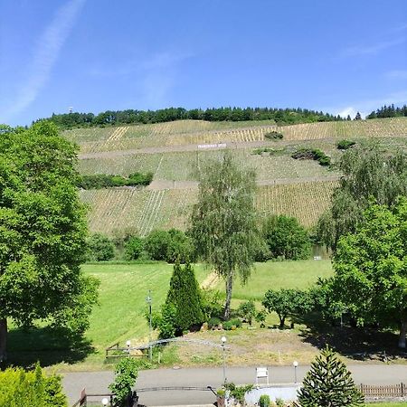 Gaestehaus Schneider Brauneberg Exteriör bild